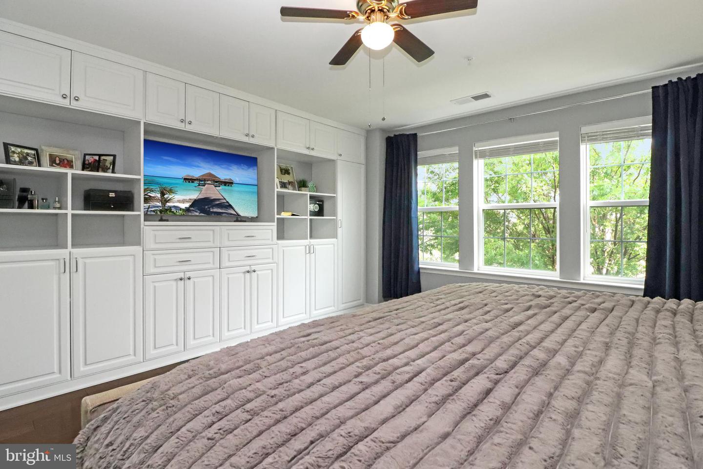 44083 PEIROSA, CHANTILLY, Virginia 20152, 3 Bedrooms Bedrooms, ,2 BathroomsBathrooms,Residential,For sale,44083 PEIROSA,VALO2098854 MLS # VALO2098854