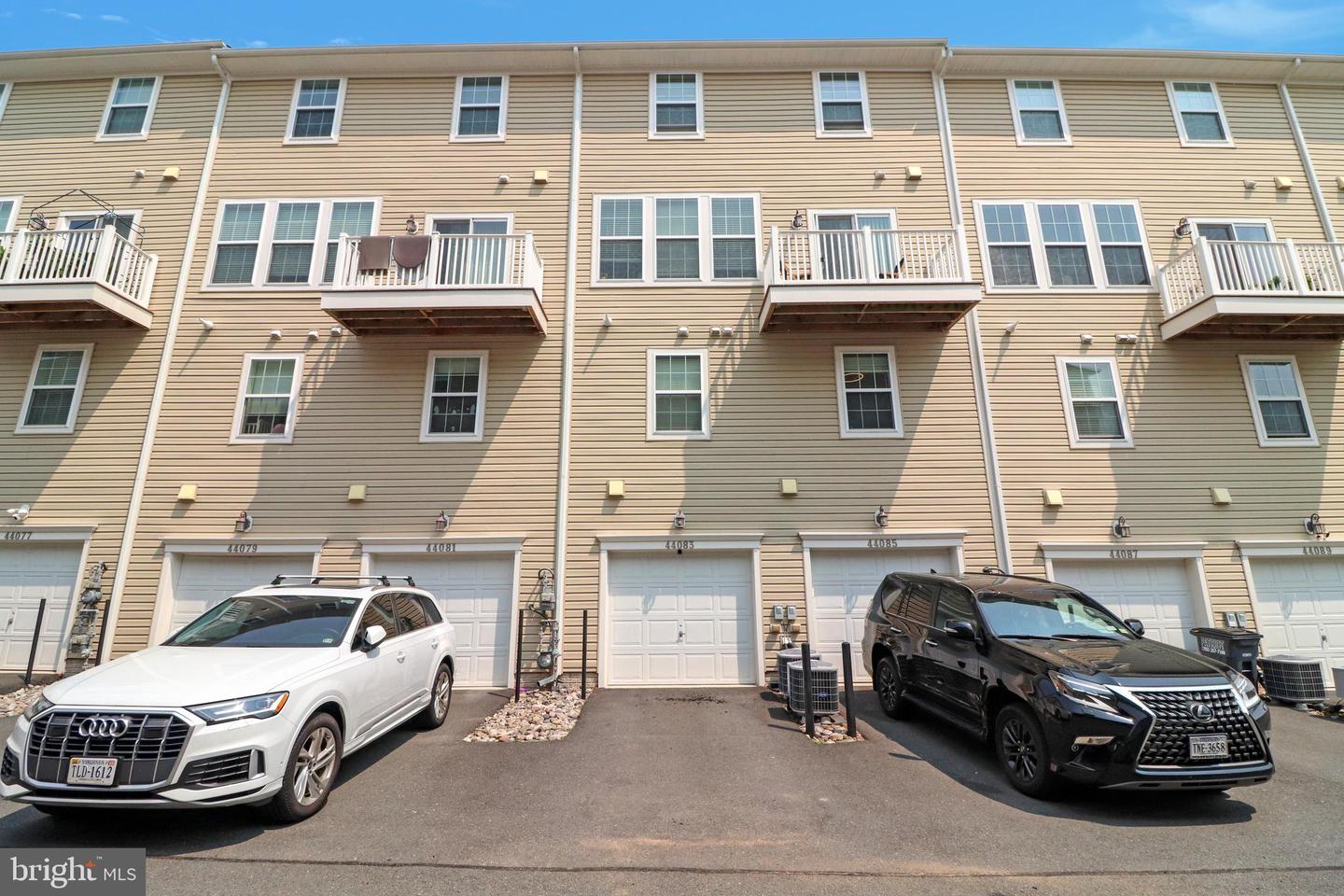 44083 PEIROSA, CHANTILLY, Virginia 20152, 3 Bedrooms Bedrooms, ,2 BathroomsBathrooms,Residential,For sale,44083 PEIROSA,VALO2098854 MLS # VALO2098854