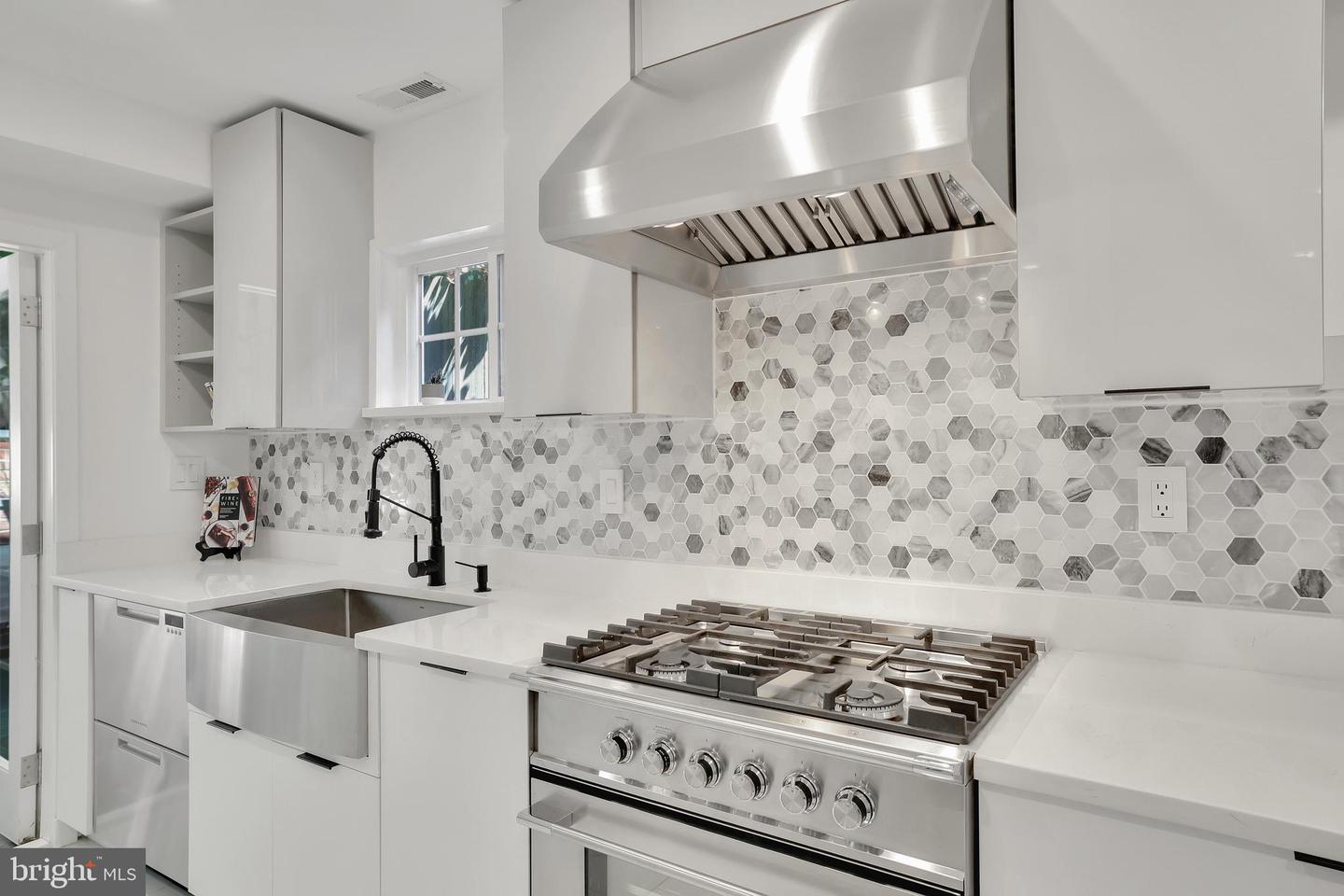 1220 28TH ST NW, WASHINGTON, District Of Columbia 20007, 3 Bedrooms Bedrooms, ,2 BathroomsBathrooms,Residential,For sale,1220 28TH ST NW,DCDC2204174 MLS # DCDC2204174