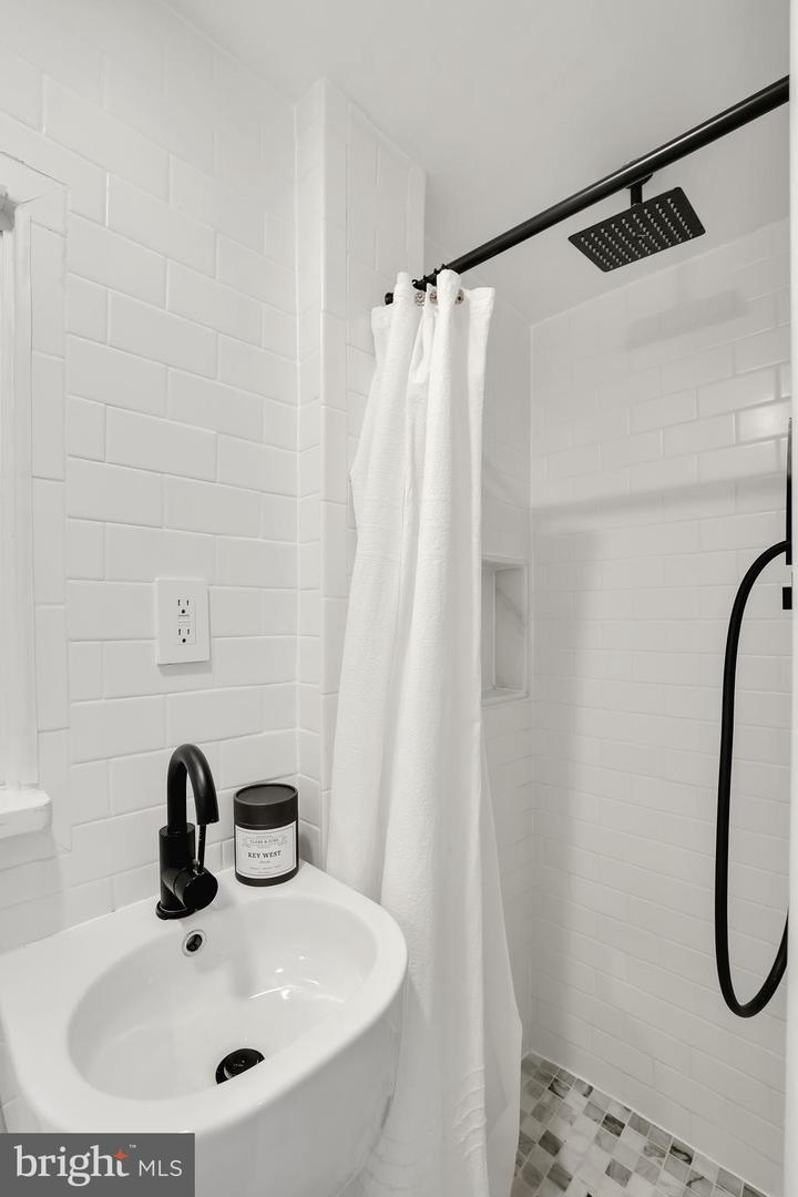 1220 28TH ST NW, WASHINGTON, District Of Columbia 20007, 3 Bedrooms Bedrooms, ,2 BathroomsBathrooms,Residential,For sale,1220 28TH ST NW,DCDC2204174 MLS # DCDC2204174
