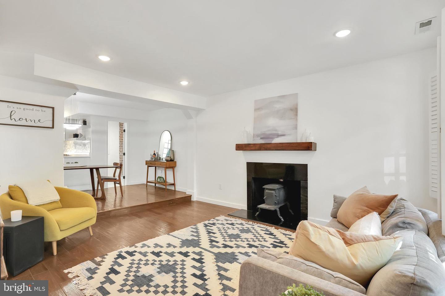 1220 28TH ST NW, WASHINGTON, District Of Columbia 20007, 3 Bedrooms Bedrooms, ,2 BathroomsBathrooms,Residential,For sale,1220 28TH ST NW,DCDC2204174 MLS # DCDC2204174