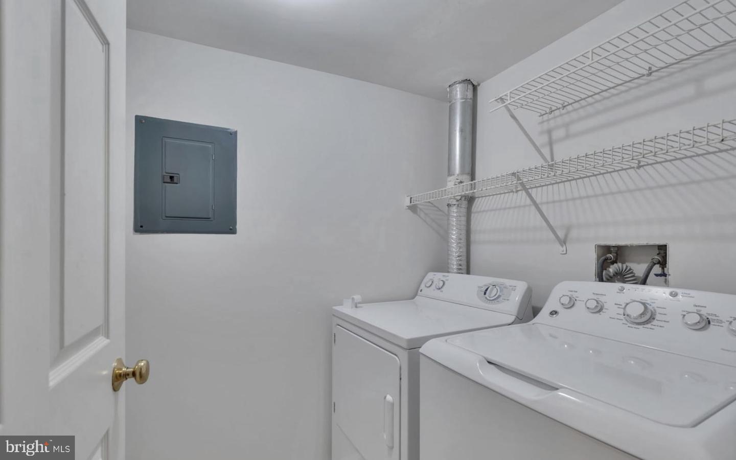106 WESTWICK CT #3, STERLING, Virginia 20165, 3 Bedrooms Bedrooms, ,3 BathroomsBathrooms,Residential,For sale,106 WESTWICK CT #3,VALO2098808 MLS # VALO2098808