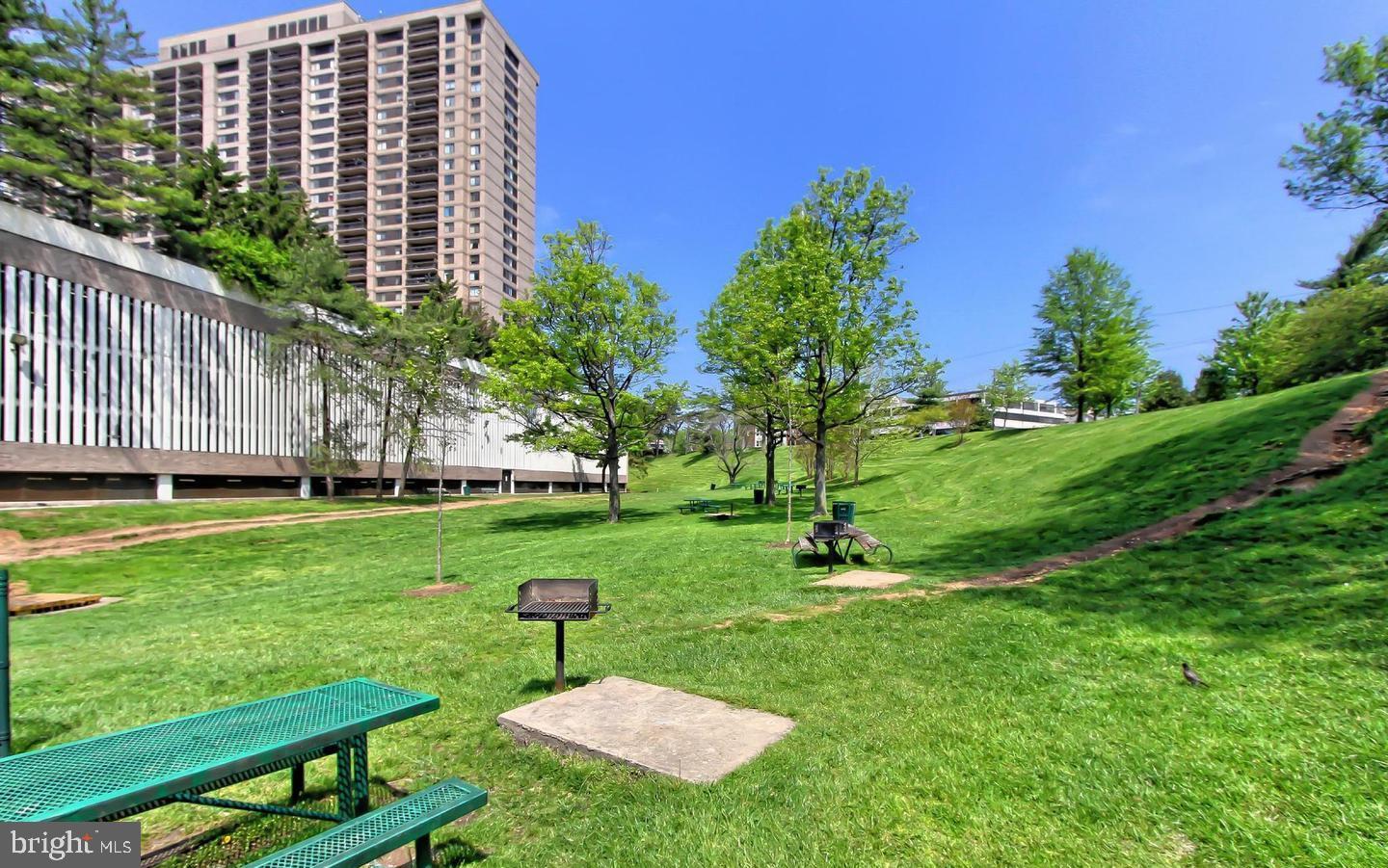 3701 S GEORGE MASON DR #116N, FALLS CHURCH, Virginia 22041, 1 Bedroom Bedrooms, ,1 BathroomBathrooms,Residential,For sale,3701 S GEORGE MASON DR #116N,VAFX2245794 MLS # VAFX2245794