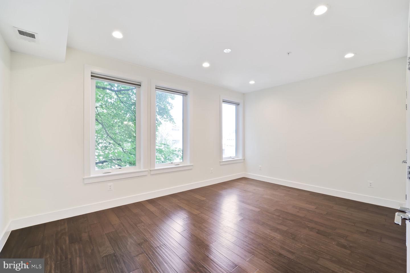 525 KENNEDY ST NW #4, WASHINGTON, District Of Columbia 20011, 3 Bedrooms Bedrooms, ,2 BathroomsBathrooms,Residential,For sale,525 KENNEDY ST NW #4,DCDC2204296 MLS # DCDC2204296