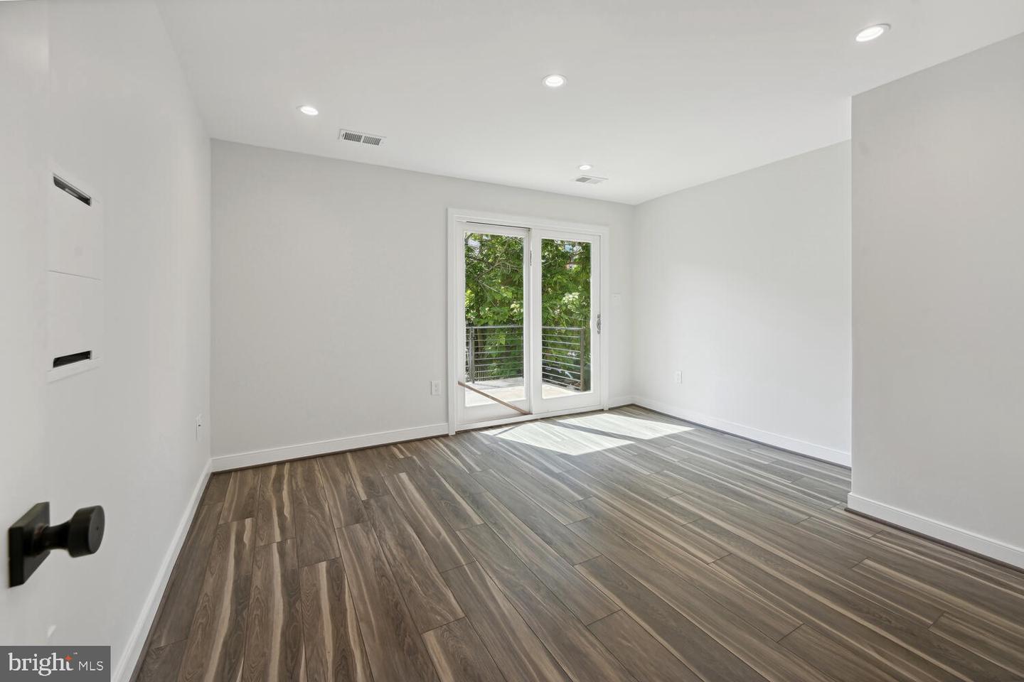1850 INGLESIDE TER NW #2, WASHINGTON, District Of Columbia 20010, 6 Bedrooms Bedrooms, ,5 BathroomsBathrooms,Residential,For sale,1850 INGLESIDE TER NW #2,DCDC2204310 MLS # DCDC2204310