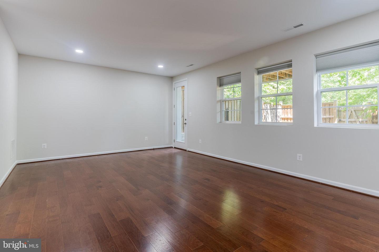 23480 EPPERSON SQ, BRAMBLETON, Virginia 20148, 3 Bedrooms Bedrooms, ,3 BathroomsBathrooms,Residential,For sale,23480 EPPERSON SQ,VALO2098892 MLS # VALO2098892