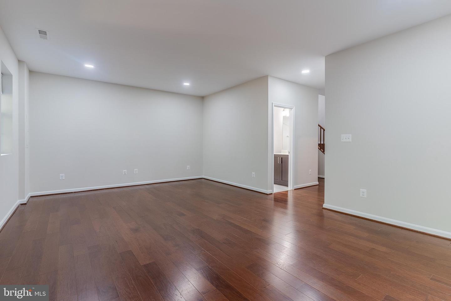 23480 EPPERSON SQ, BRAMBLETON, Virginia 20148, 3 Bedrooms Bedrooms, ,3 BathroomsBathrooms,Residential,For sale,23480 EPPERSON SQ,VALO2098892 MLS # VALO2098892