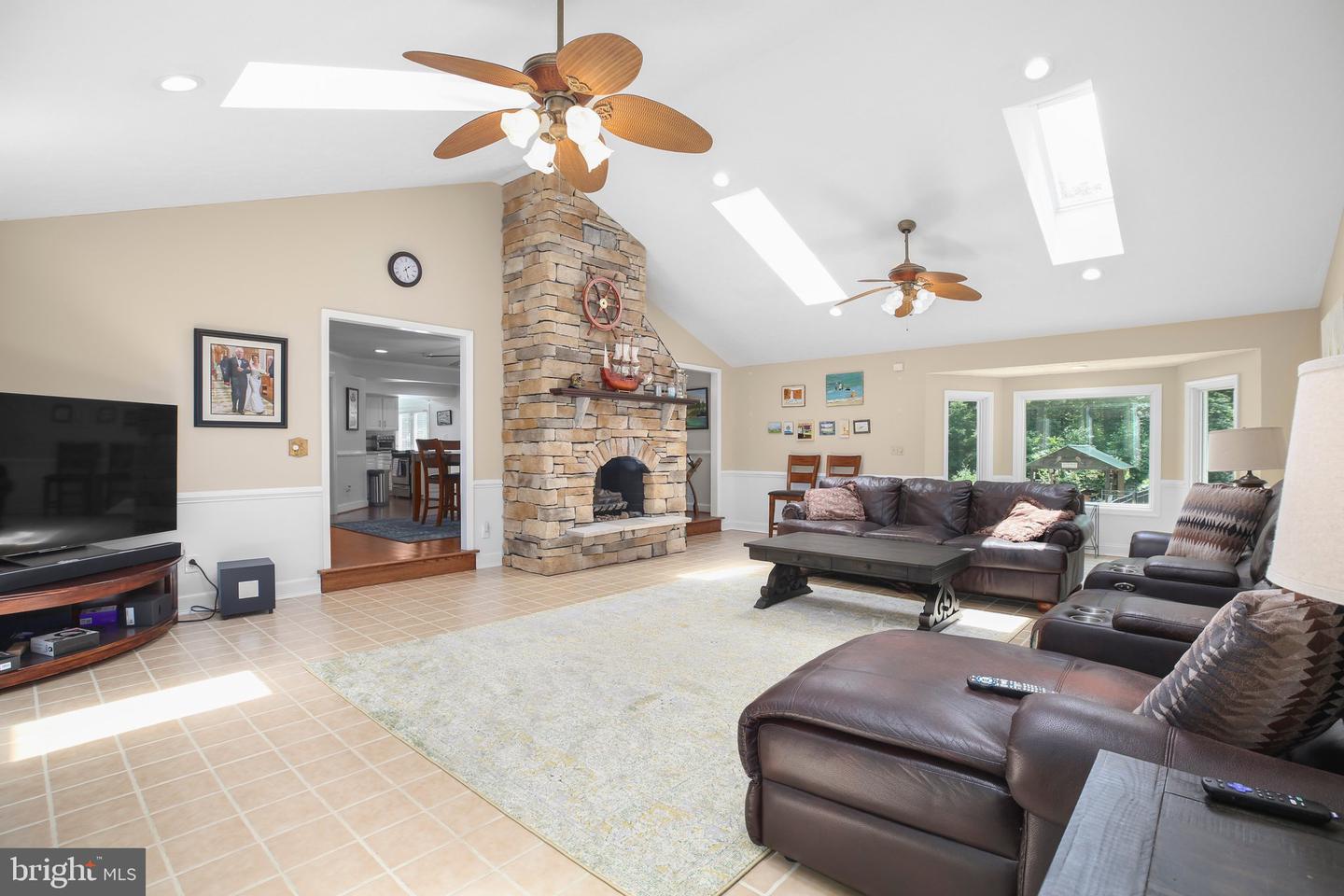 14 OLDE PLANTATION DR, FREDERICKSBURG, Virginia 22407, 5 Bedrooms Bedrooms, ,4 BathroomsBathrooms,Residential,For sale,14 OLDE PLANTATION DR,VASP2033742 MLS # VASP2033742