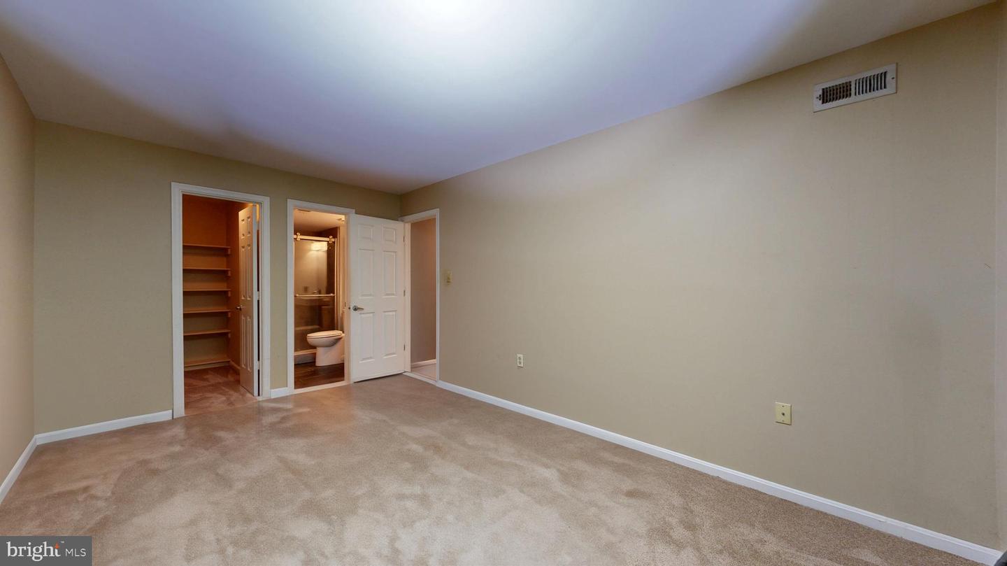 7884 WAVERLEY MILL CT #4, GAINESVILLE, Virginia 20155, 2 Bedrooms Bedrooms, ,2 BathroomsBathrooms,Residential,For sale,7884 WAVERLEY MILL CT #4,VAPW2096402 MLS # VAPW2096402