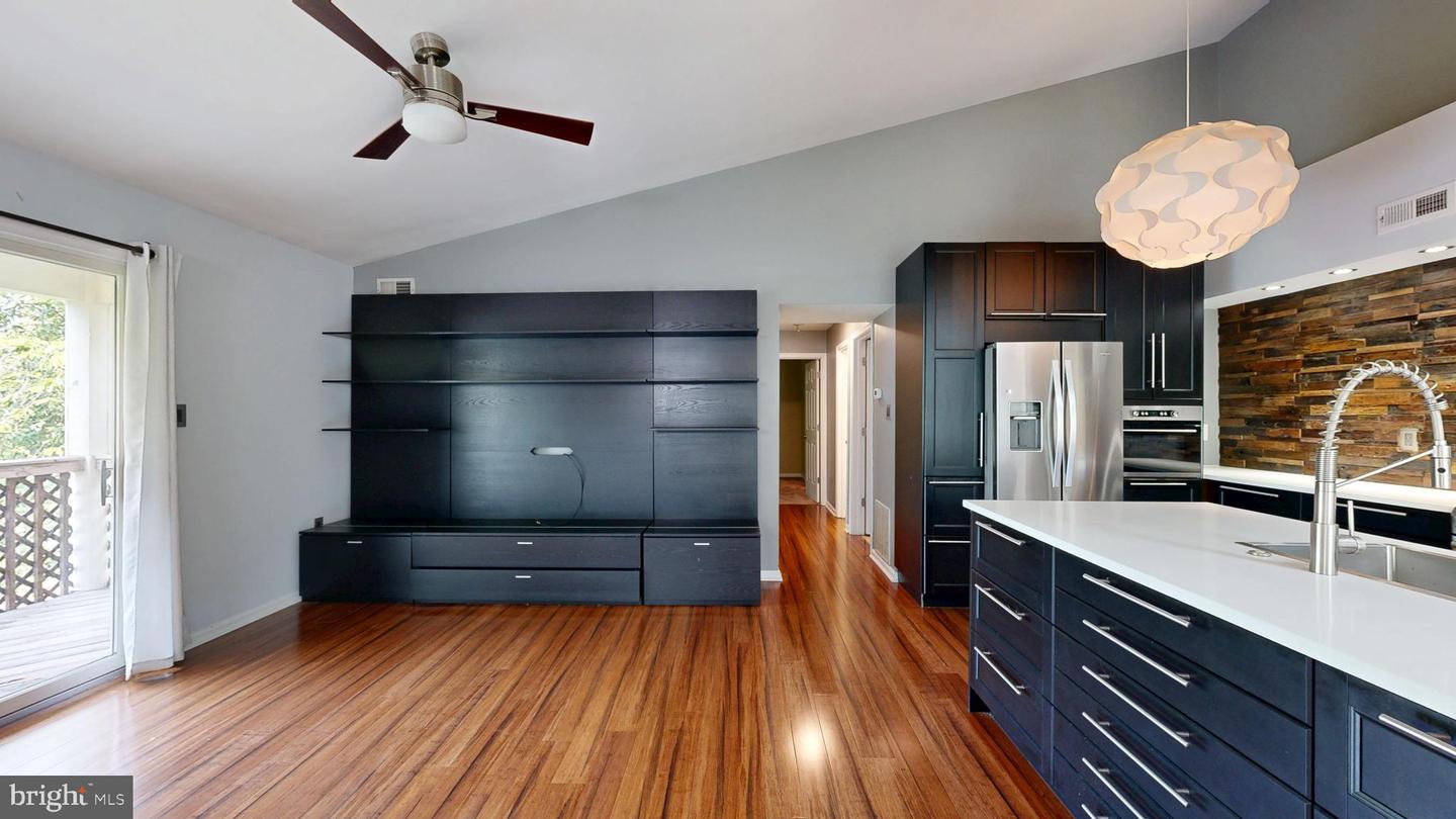 7884 WAVERLEY MILL CT #4, GAINESVILLE, Virginia 20155, 2 Bedrooms Bedrooms, ,2 BathroomsBathrooms,Residential,For sale,7884 WAVERLEY MILL CT #4,VAPW2096402 MLS # VAPW2096402