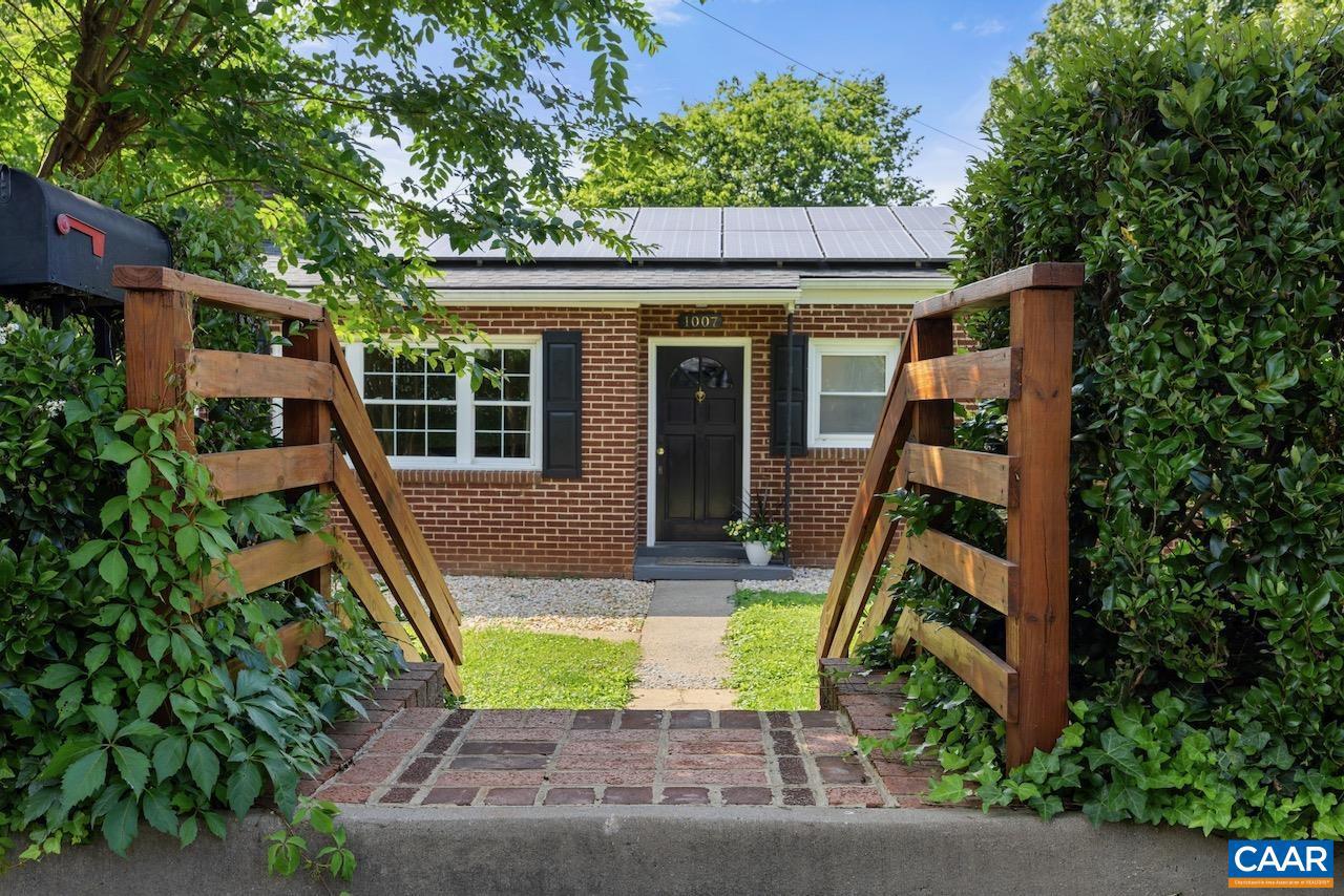 1007 SAINT CHARLES AVE, CHARLOTTESVILLE, Virginia 22901, 3 Bedrooms Bedrooms, ,2 BathroomsBathrooms,Residential,For sale,1007 SAINT CHARLES AVE,665417 MLS # 665417