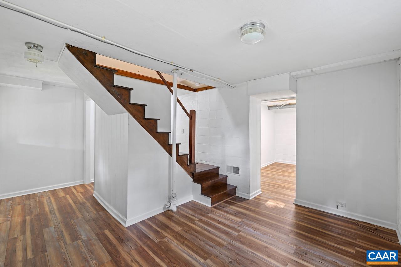 1007 SAINT CHARLES AVE, CHARLOTTESVILLE, Virginia 22901, 3 Bedrooms Bedrooms, ,2 BathroomsBathrooms,Residential,For sale,1007 SAINT CHARLES AVE,665417 MLS # 665417