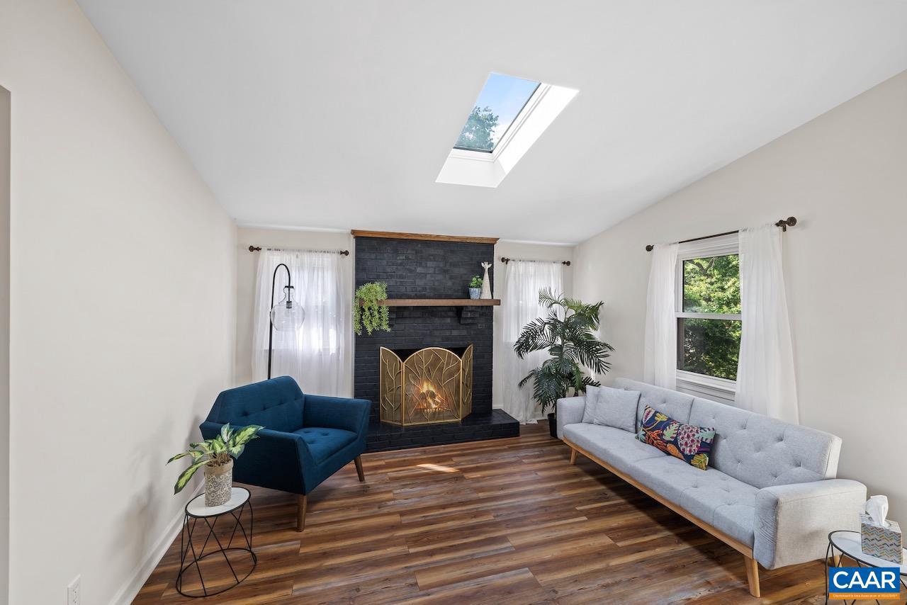 1007 SAINT CHARLES AVE, CHARLOTTESVILLE, Virginia 22901, 3 Bedrooms Bedrooms, ,2 BathroomsBathrooms,Residential,For sale,1007 SAINT CHARLES AVE,665417 MLS # 665417