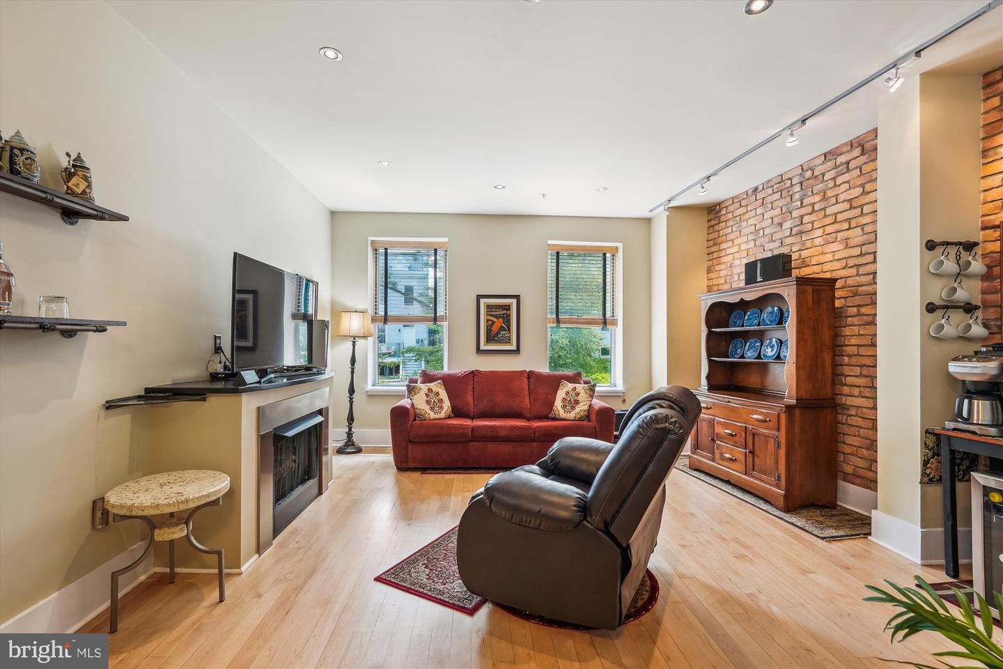 2914 11TH ST NW #102, WASHINGTON, District Of Columbia 20001, 3 Bedrooms Bedrooms, ,2 BathroomsBathrooms,Residential,For sale,2914 11TH ST NW #102,DCDC2204388 MLS # DCDC2204388
