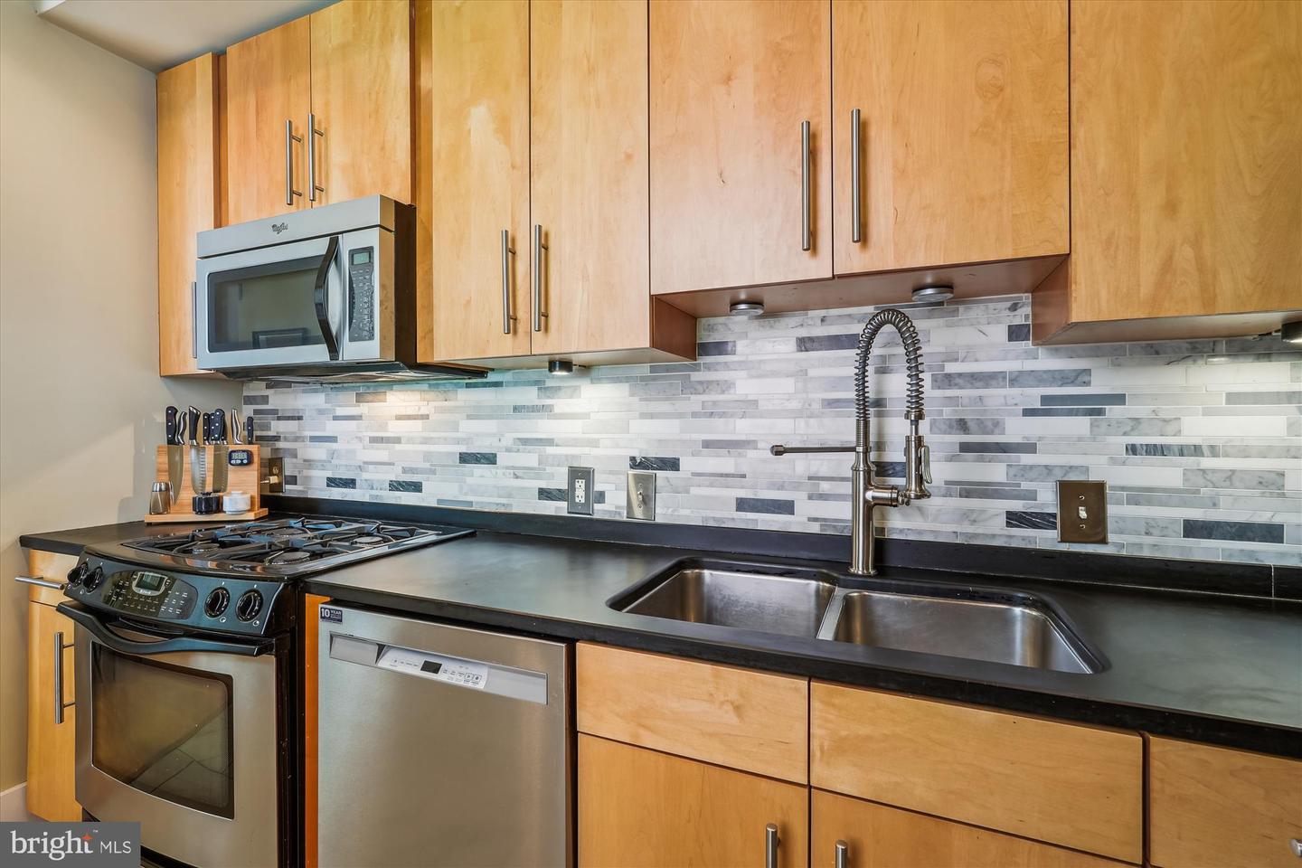 2914 11TH ST NW #102, WASHINGTON, District Of Columbia 20001, 3 Bedrooms Bedrooms, ,2 BathroomsBathrooms,Residential,For sale,2914 11TH ST NW #102,DCDC2204388 MLS # DCDC2204388
