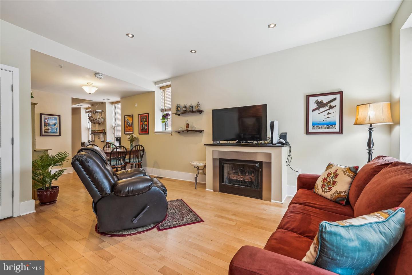 2914 11TH ST NW #102, WASHINGTON, District Of Columbia 20001, 3 Bedrooms Bedrooms, ,2 BathroomsBathrooms,Residential,For sale,2914 11TH ST NW #102,DCDC2204388 MLS # DCDC2204388