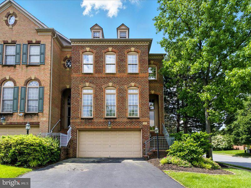 12490 ROSE PATH CIR, FAIRFAX, Virginia 22033, 3 Bedrooms Bedrooms, ,3 BathroomsBathrooms,Residential,For sale,12490 ROSE PATH CIR,VAFX2245884 MLS # VAFX2245884