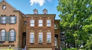 12490 ROSE PATH CIR, FAIRFAX, Virginia 22033, 3 Bedrooms Bedrooms, ,3 BathroomsBathrooms,Residential,For sale,12490 ROSE PATH CIR,VAFX2245884 MLS # VAFX2245884