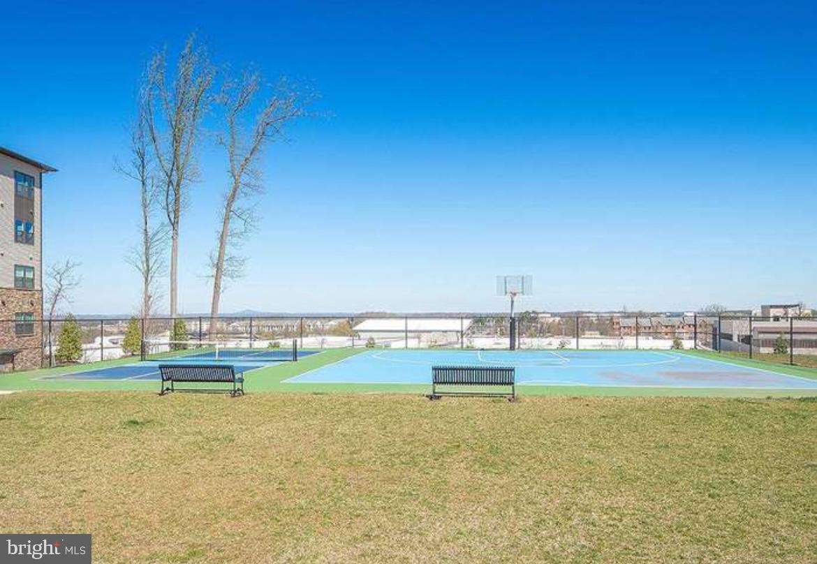 46270 MOUNT ALLEN TER #201, STERLING, Virginia 20164, 2 Bedrooms Bedrooms, ,2 BathroomsBathrooms,Residential,For sale,46270 MOUNT ALLEN TER #201,VALO2098904 MLS # VALO2098904
