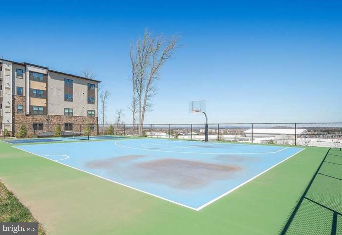 46270 MOUNT ALLEN TER #201, STERLING, Virginia 20164, 2 Bedrooms Bedrooms, ,2 BathroomsBathrooms,Residential,For sale,46270 MOUNT ALLEN TER #201,VALO2098904 MLS # VALO2098904