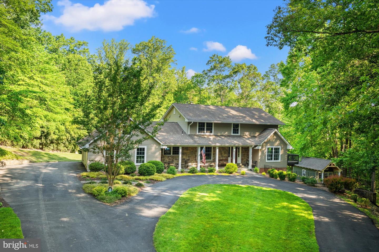 8112 VISTA POINT LN, FAIRFAX STATION, Virginia 22039, 5 Bedrooms Bedrooms, ,4 BathroomsBathrooms,Residential,For sale,8112 VISTA POINT LN,VAFX2245788 MLS # VAFX2245788