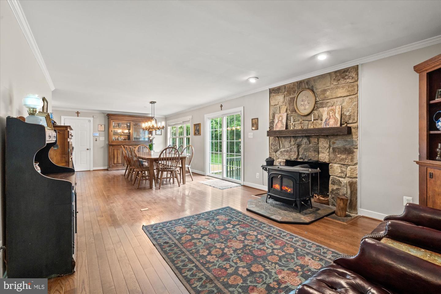 8112 VISTA POINT LN, FAIRFAX STATION, Virginia 22039, 5 Bedrooms Bedrooms, ,4 BathroomsBathrooms,Residential,For sale,8112 VISTA POINT LN,VAFX2245788 MLS # VAFX2245788