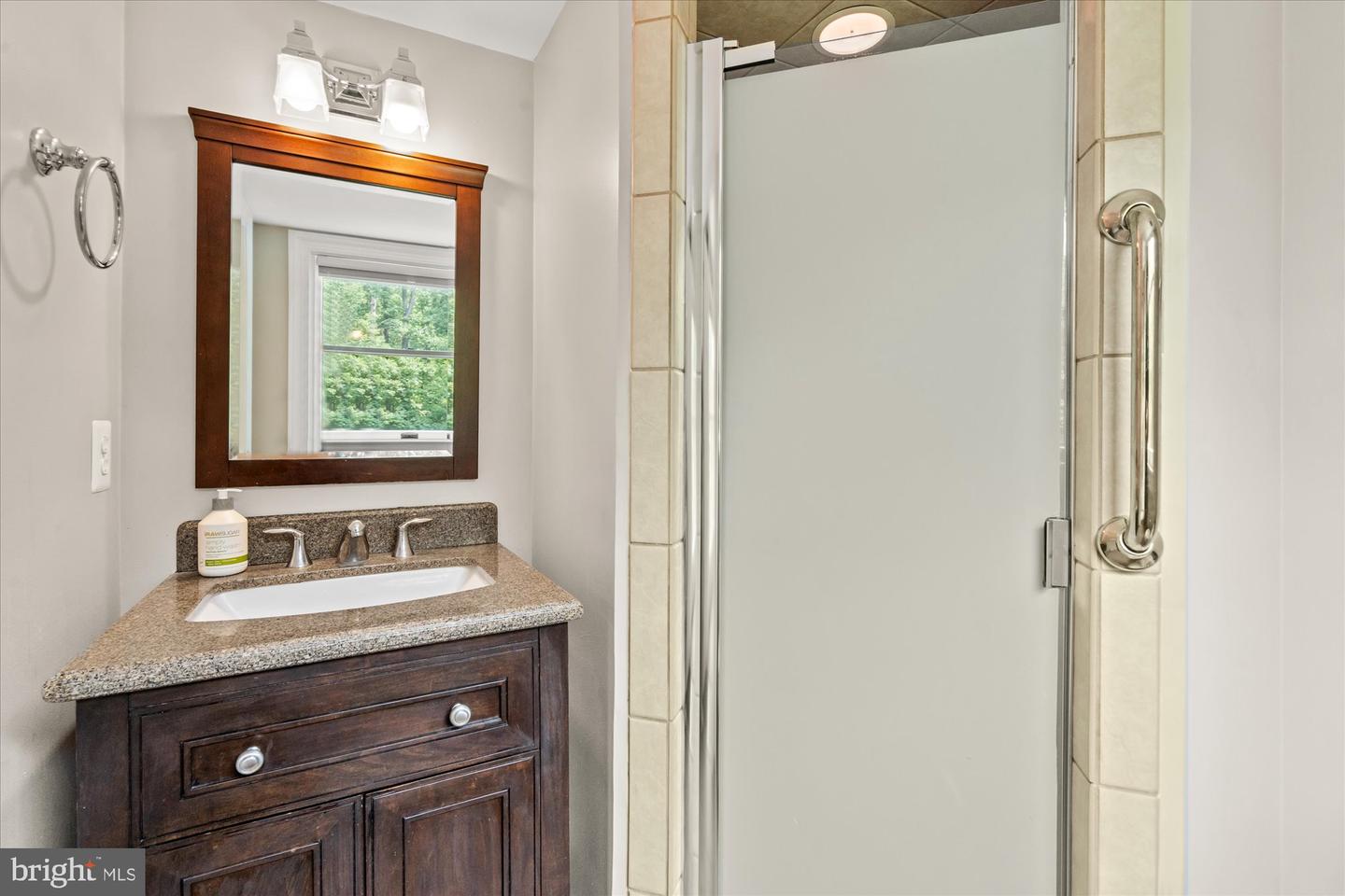 8112 VISTA POINT LN, FAIRFAX STATION, Virginia 22039, 5 Bedrooms Bedrooms, ,4 BathroomsBathrooms,Residential,For sale,8112 VISTA POINT LN,VAFX2245788 MLS # VAFX2245788