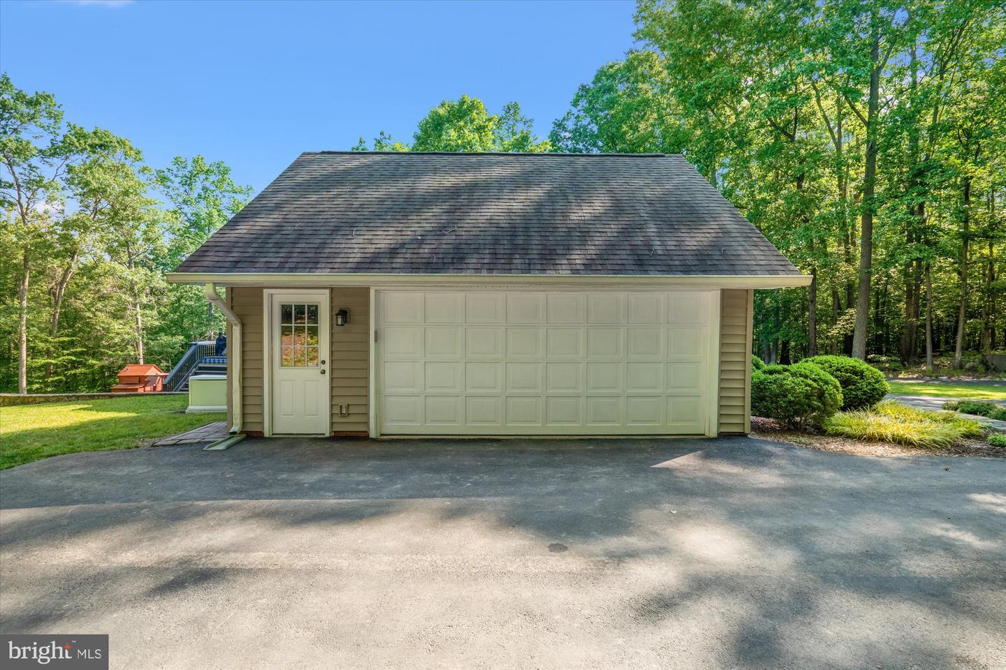 8112 VISTA POINT LN, FAIRFAX STATION, Virginia 22039, 5 Bedrooms Bedrooms, ,4 BathroomsBathrooms,Residential,For sale,8112 VISTA POINT LN,VAFX2245788 MLS # VAFX2245788