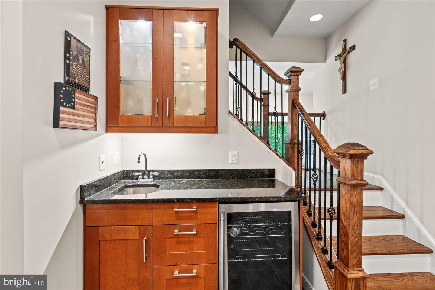 8112 VISTA POINT LN, FAIRFAX STATION, Virginia 22039, 5 Bedrooms Bedrooms, ,4 BathroomsBathrooms,Residential,For sale,8112 VISTA POINT LN,VAFX2245788 MLS # VAFX2245788