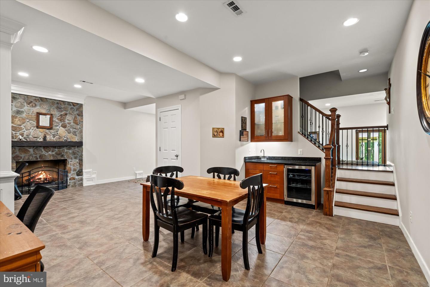 8112 VISTA POINT LN, FAIRFAX STATION, Virginia 22039, 5 Bedrooms Bedrooms, ,4 BathroomsBathrooms,Residential,For sale,8112 VISTA POINT LN,VAFX2245788 MLS # VAFX2245788