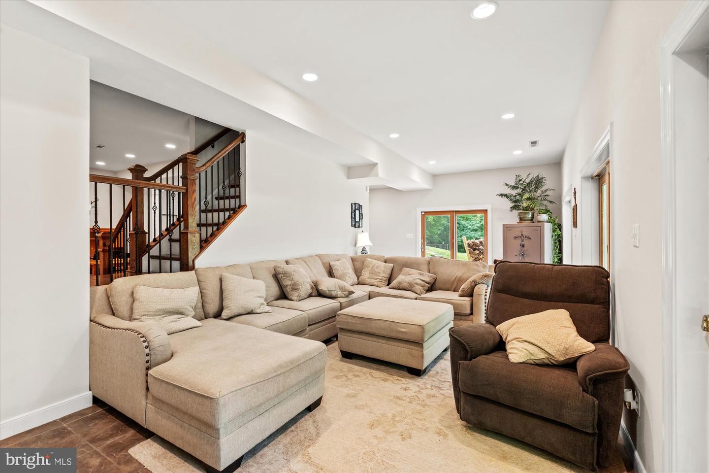 8112 VISTA POINT LN, FAIRFAX STATION, Virginia 22039, 5 Bedrooms Bedrooms, ,4 BathroomsBathrooms,Residential,For sale,8112 VISTA POINT LN,VAFX2245788 MLS # VAFX2245788