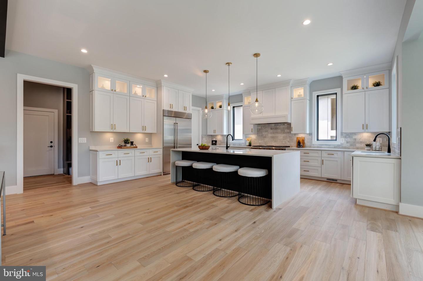 6800 OLD CHESTERBROOK RD, MCLEAN, Virginia 22101, 7 Bedrooms Bedrooms, ,6 BathroomsBathrooms,Residential,For sale,6800 OLD CHESTERBROOK RD,VAFX2245832 MLS # VAFX2245832