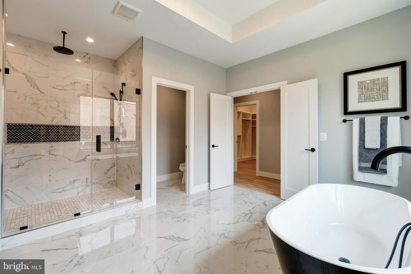 6800 OLD CHESTERBROOK RD, MCLEAN, Virginia 22101, 7 Bedrooms Bedrooms, ,6 BathroomsBathrooms,Residential,For sale,6800 OLD CHESTERBROOK RD,VAFX2245832 MLS # VAFX2245832