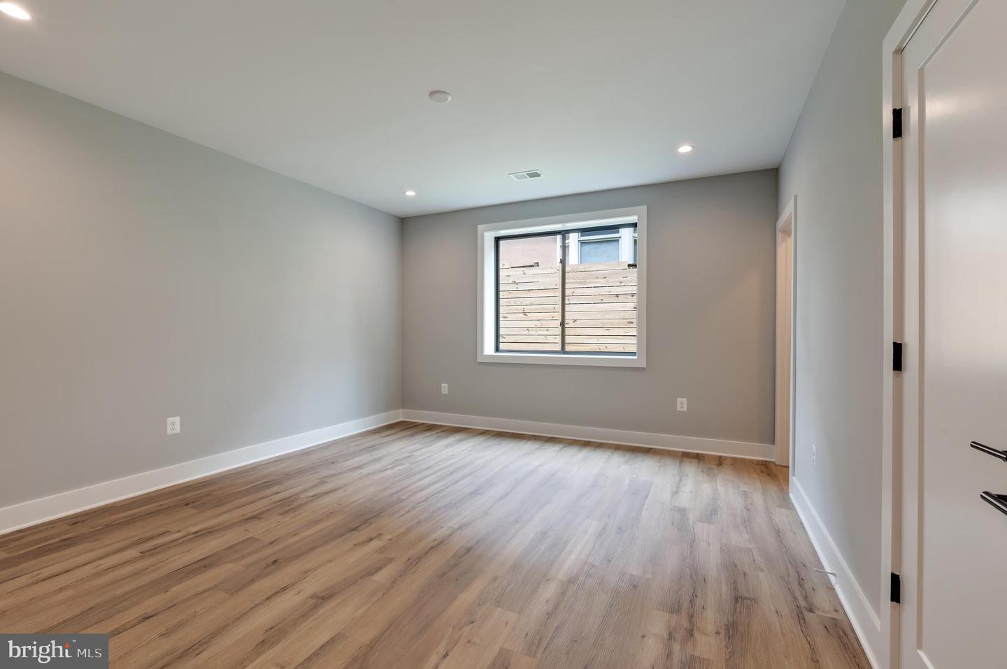 6800 OLD CHESTERBROOK RD, MCLEAN, Virginia 22101, 7 Bedrooms Bedrooms, ,6 BathroomsBathrooms,Residential,For sale,6800 OLD CHESTERBROOK RD,VAFX2245832 MLS # VAFX2245832