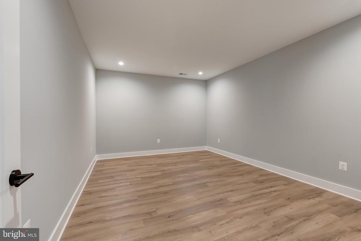 6800 OLD CHESTERBROOK RD, MCLEAN, Virginia 22101, 7 Bedrooms Bedrooms, ,6 BathroomsBathrooms,Residential,For sale,6800 OLD CHESTERBROOK RD,VAFX2245832 MLS # VAFX2245832