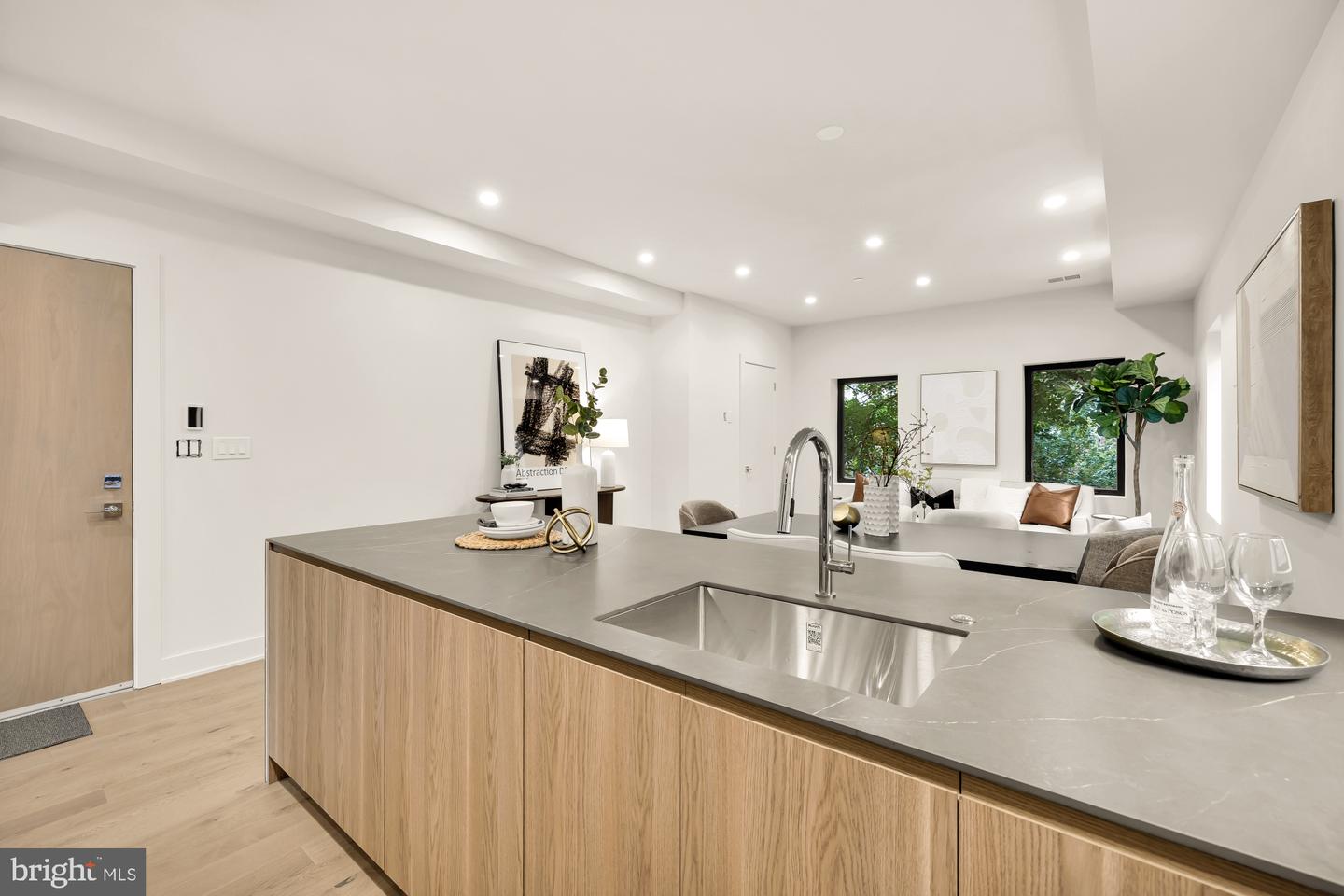 2647 41ST ST NW #3, WASHINGTON, District Of Columbia 20007, 3 Bedrooms Bedrooms, ,2 BathroomsBathrooms,Residential,For sale,2647 41ST ST NW #3,DCDC2204354 MLS # DCDC2204354