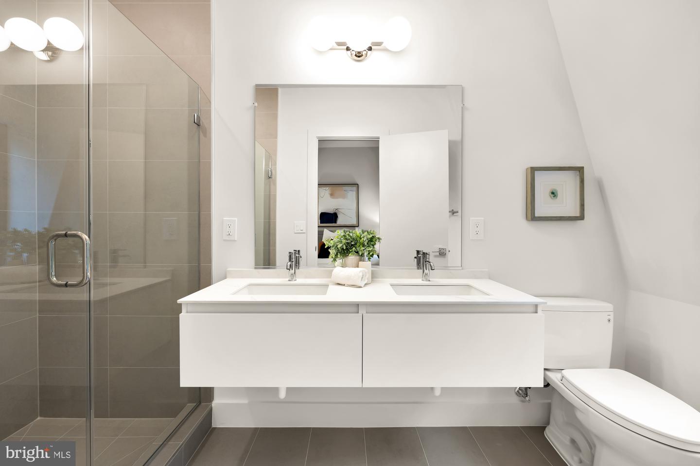 2647 41ST ST NW #3, WASHINGTON, District Of Columbia 20007, 3 Bedrooms Bedrooms, ,2 BathroomsBathrooms,Residential,For sale,2647 41ST ST NW #3,DCDC2204354 MLS # DCDC2204354
