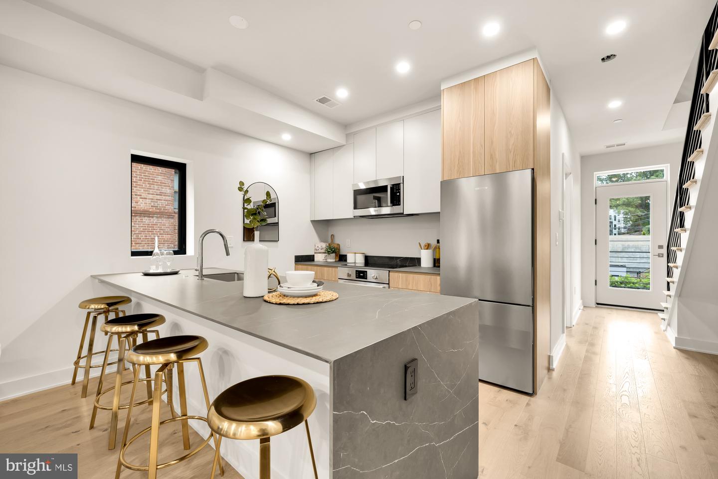 2647 41ST ST NW #3, WASHINGTON, District Of Columbia 20007, 3 Bedrooms Bedrooms, ,2 BathroomsBathrooms,Residential,For sale,2647 41ST ST NW #3,DCDC2204354 MLS # DCDC2204354