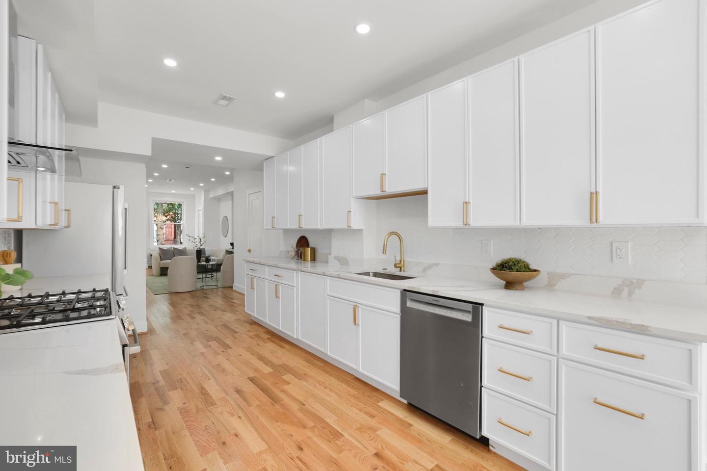 2230 12TH ST NW, WASHINGTON, District Of Columbia 20009, 3 Bedrooms Bedrooms, 3 Rooms Rooms,2 BathroomsBathrooms,Residential,For sale,2230 12TH ST NW,DCDC2204364 MLS # DCDC2204364