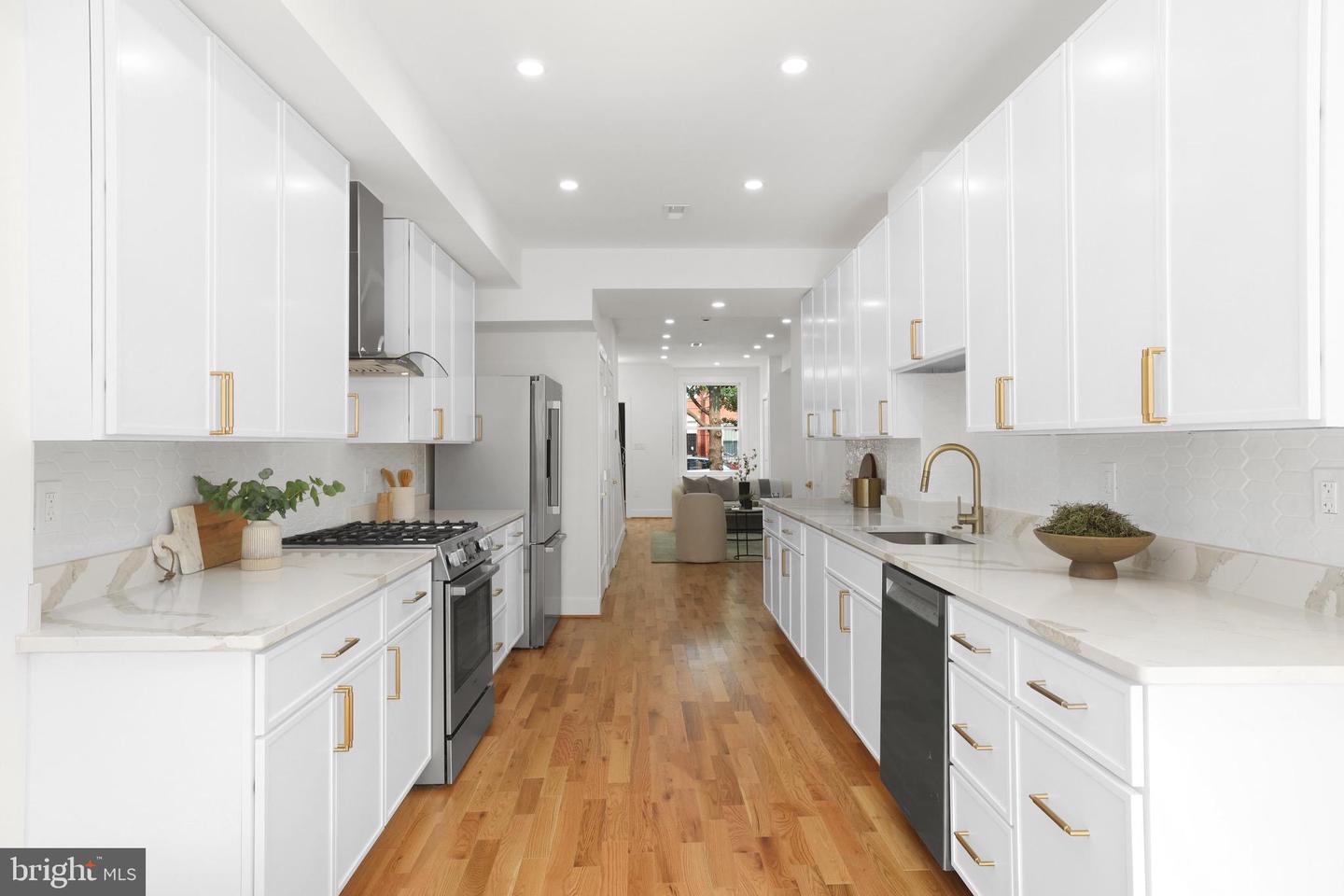 2230 12TH ST NW, WASHINGTON, District Of Columbia 20009, 3 Bedrooms Bedrooms, 3 Rooms Rooms,2 BathroomsBathrooms,Residential,For sale,2230 12TH ST NW,DCDC2204364 MLS # DCDC2204364