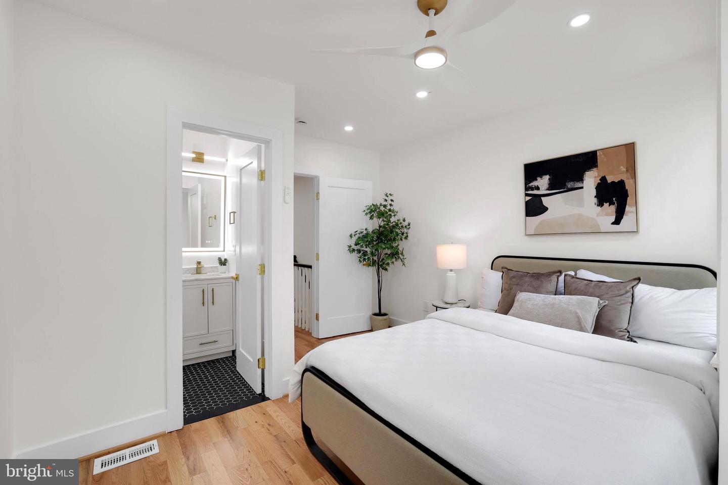 2230 12TH ST NW, WASHINGTON, District Of Columbia 20009, 3 Bedrooms Bedrooms, 3 Rooms Rooms,2 BathroomsBathrooms,Residential,For sale,2230 12TH ST NW,DCDC2204364 MLS # DCDC2204364