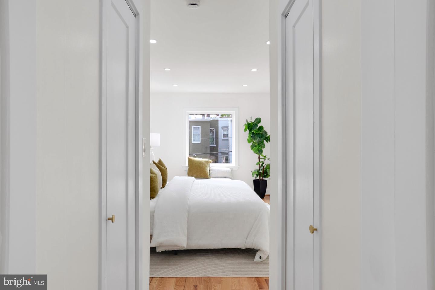 2230 12TH ST NW, WASHINGTON, District Of Columbia 20009, 3 Bedrooms Bedrooms, 3 Rooms Rooms,2 BathroomsBathrooms,Residential,For sale,2230 12TH ST NW,DCDC2204364 MLS # DCDC2204364
