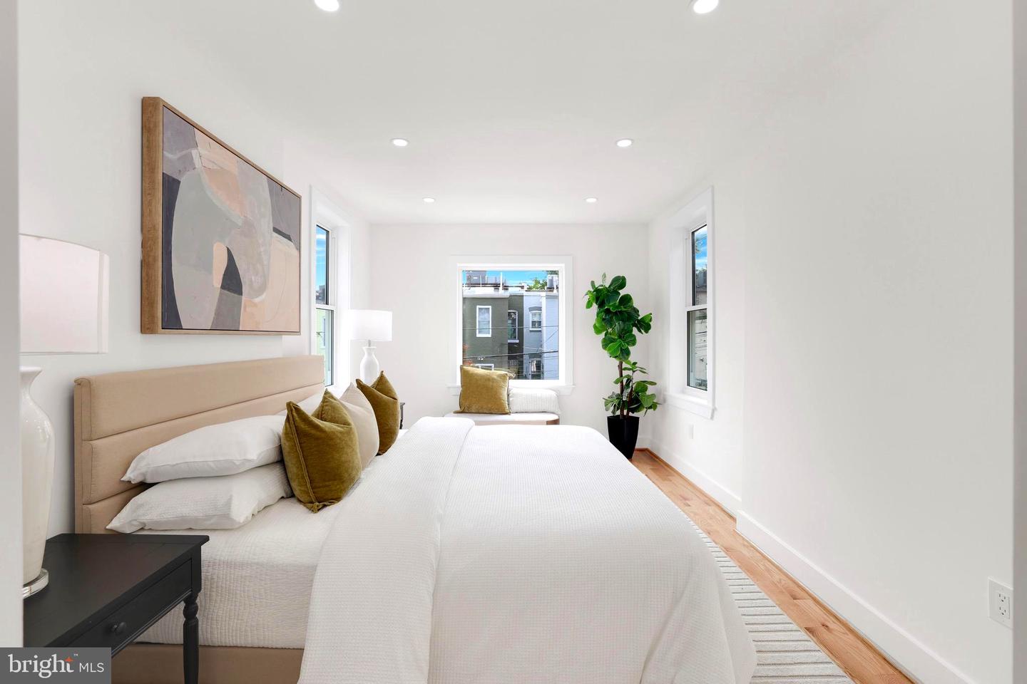 2230 12TH ST NW, WASHINGTON, District Of Columbia 20009, 3 Bedrooms Bedrooms, 3 Rooms Rooms,2 BathroomsBathrooms,Residential,For sale,2230 12TH ST NW,DCDC2204364 MLS # DCDC2204364