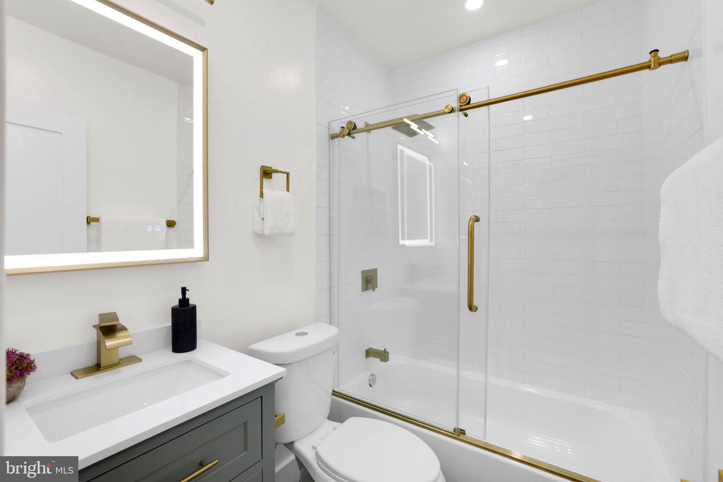 2230 12TH ST NW, WASHINGTON, District Of Columbia 20009, 3 Bedrooms Bedrooms, 3 Rooms Rooms,2 BathroomsBathrooms,Residential,For sale,2230 12TH ST NW,DCDC2204364 MLS # DCDC2204364