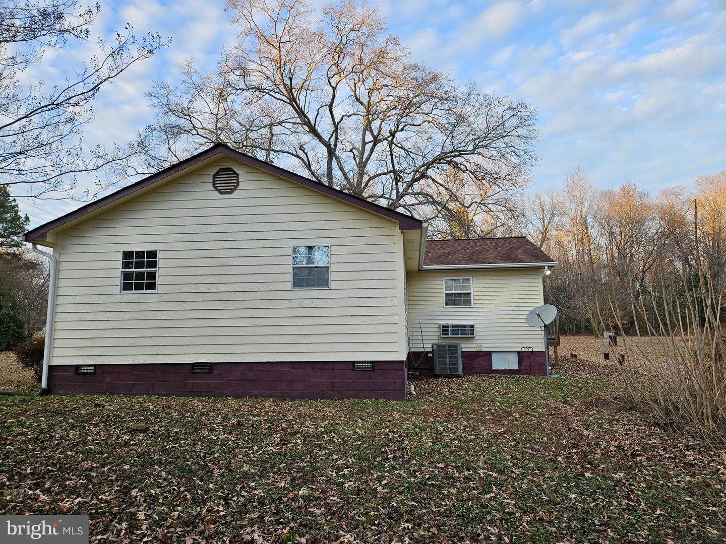 16317 SOUTH RIVER ROAD, WOODFORD, Virginia 22580, 3 Bedrooms Bedrooms, 6 Rooms Rooms,2 BathroomsBathrooms,Residential,For sale,16317 SOUTH RIVER ROAD,VACV2008260 MLS # VACV2008260