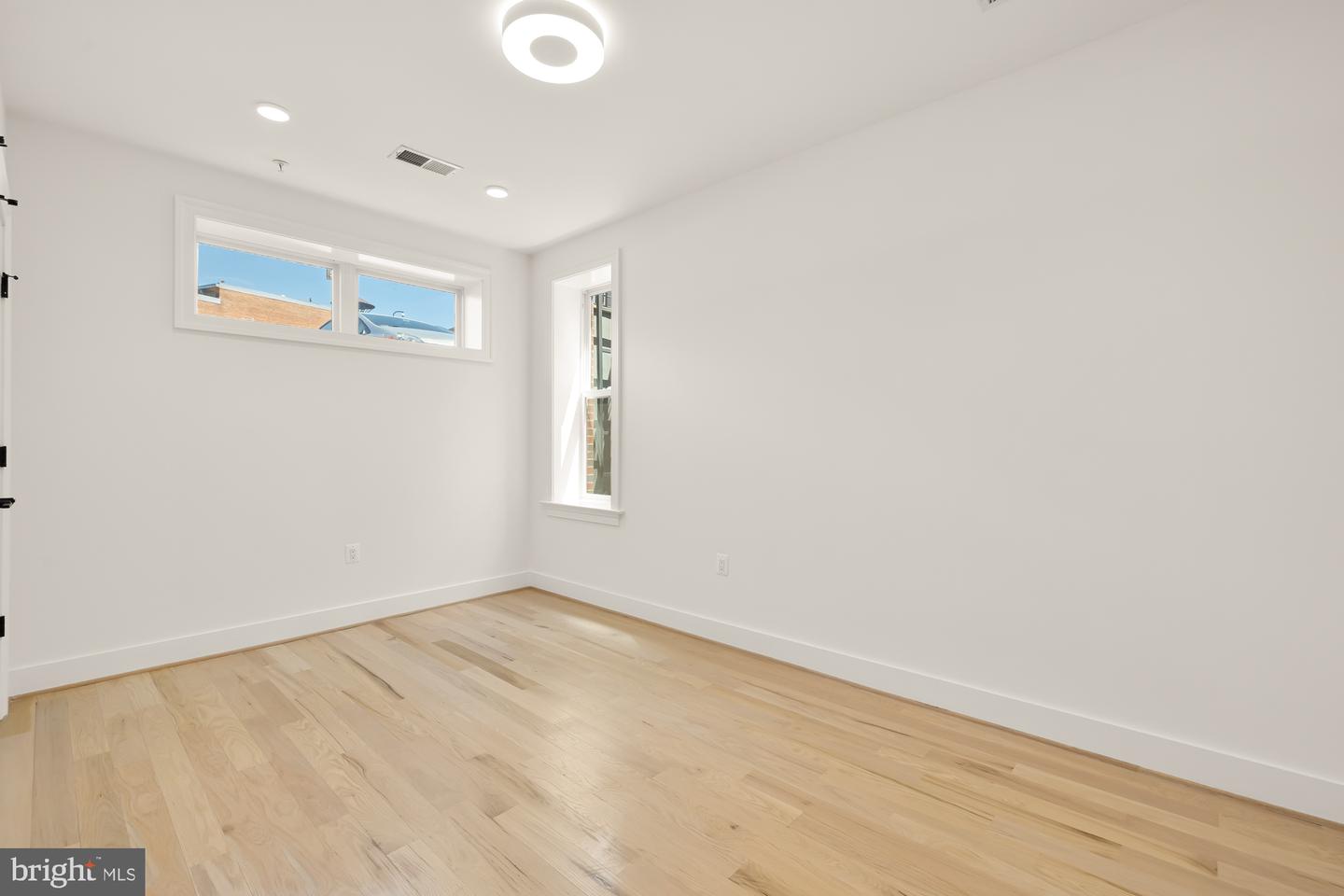 4335 HARRISON ST NW #2, WASHINGTON, District Of Columbia 20015, 2 Bedrooms Bedrooms, ,2 BathroomsBathrooms,Residential,For sale,4335 HARRISON ST NW #2,DCDC2204470 MLS # DCDC2204470