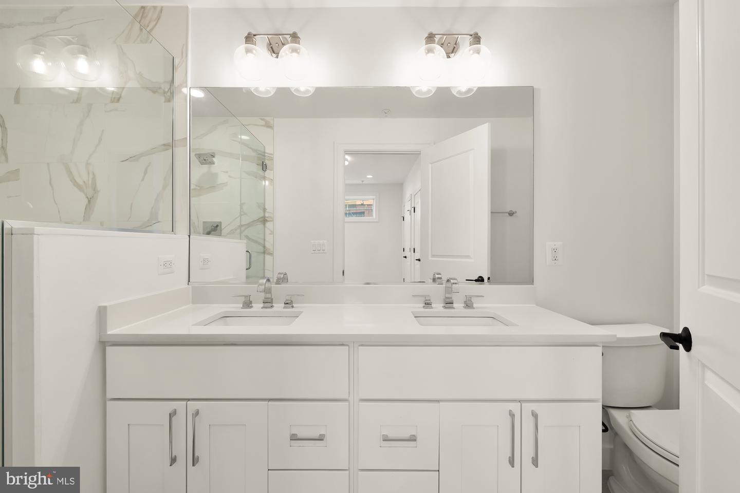 4335 HARRISON ST NW #2, WASHINGTON, District Of Columbia 20015, 2 Bedrooms Bedrooms, ,2 BathroomsBathrooms,Residential,For sale,4335 HARRISON ST NW #2,DCDC2204470 MLS # DCDC2204470