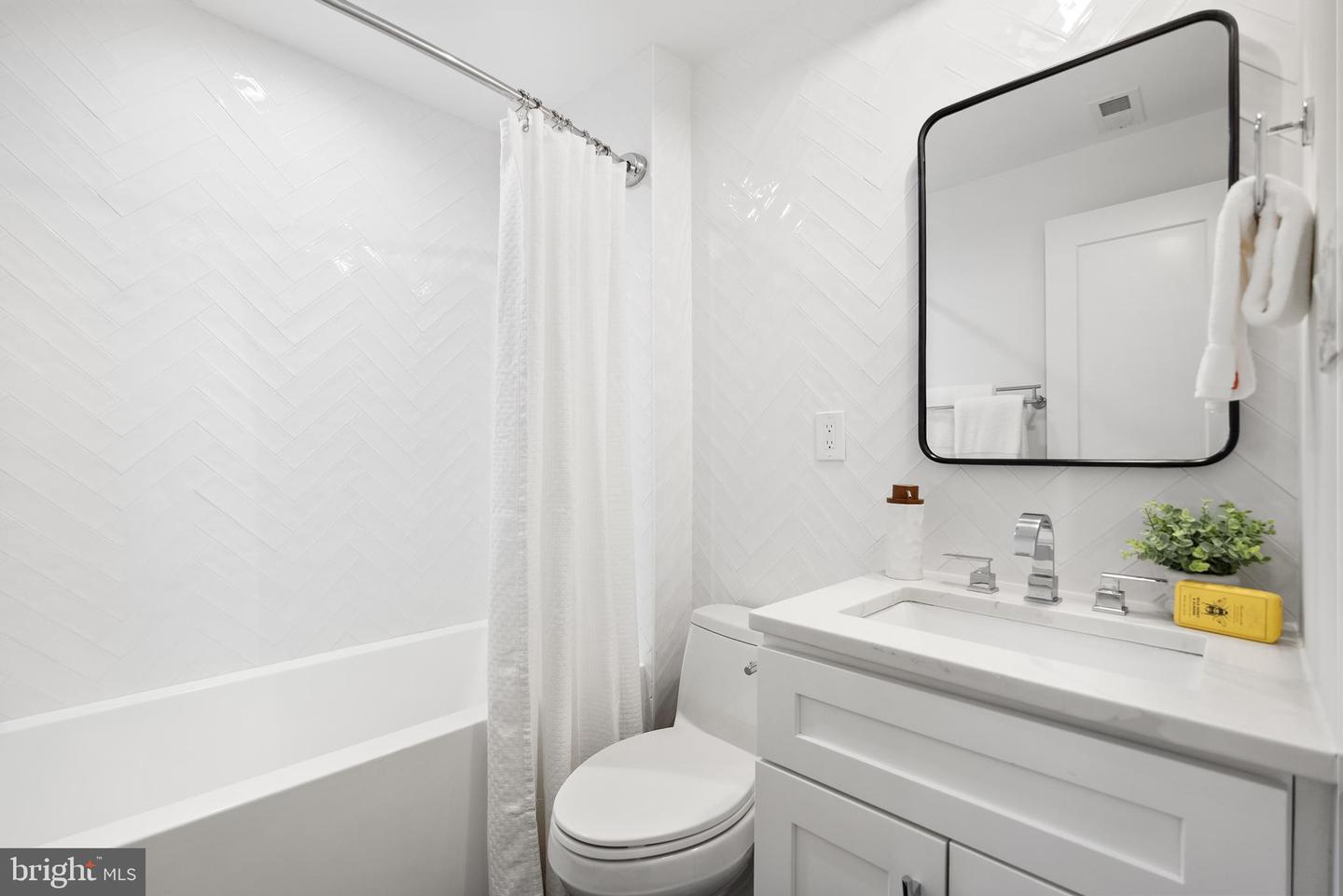 50 U ST NW, WASHINGTON, District Of Columbia 20001, 5 Bedrooms Bedrooms, ,3 BathroomsBathrooms,Residential,For sale,50 U ST NW,DCDC2204474 MLS # DCDC2204474