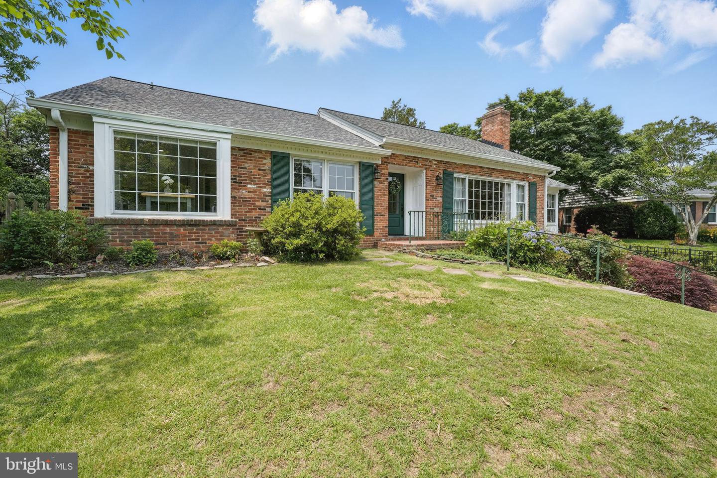6622 SKYLINE CT, ALEXANDRIA, Virginia 22307, 3 Bedrooms Bedrooms, ,3 BathroomsBathrooms,Residential,For sale,6622 SKYLINE CT,VAFX2246016 MLS # VAFX2246016