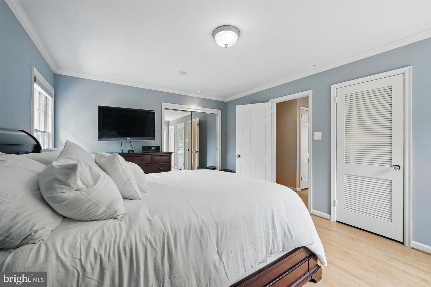 6622 SKYLINE CT, ALEXANDRIA, Virginia 22307, 3 Bedrooms Bedrooms, ,3 BathroomsBathrooms,Residential,For sale,6622 SKYLINE CT,VAFX2246016 MLS # VAFX2246016